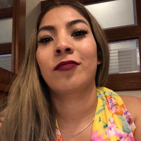 Meet your Posher, Sharon - Picture 1 of 1